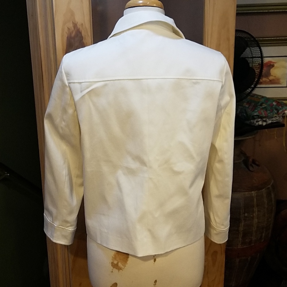 White chic jacket - Picture 3 of 4